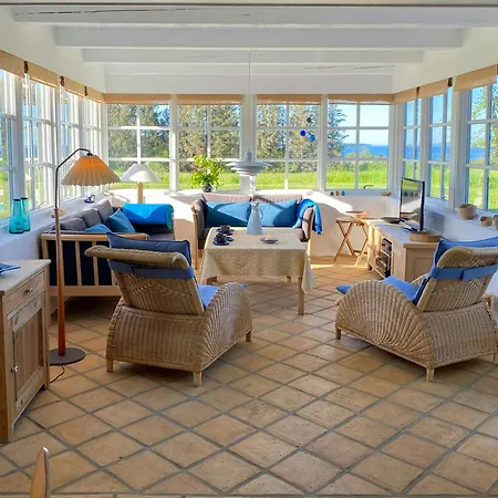 Cozy House On With Fjord Views Semesterbostad Fur